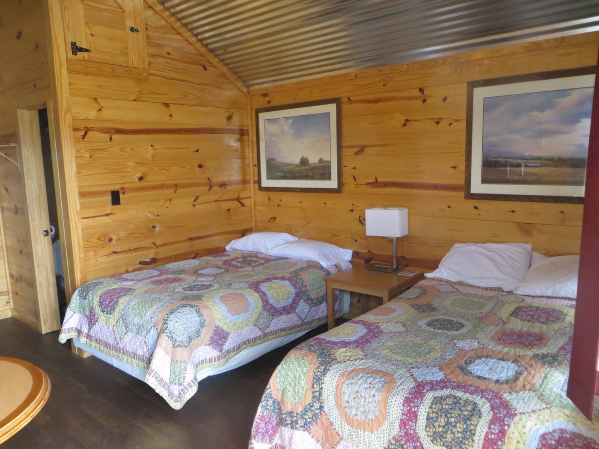 All Tucked Inn Cabins Stockdale エクステリア 写真