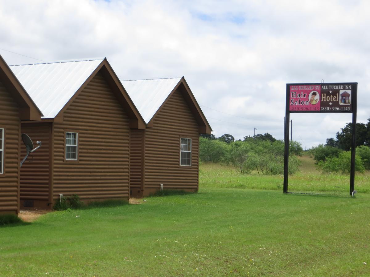 All Tucked Inn Cabins Stockdale エクステリア 写真