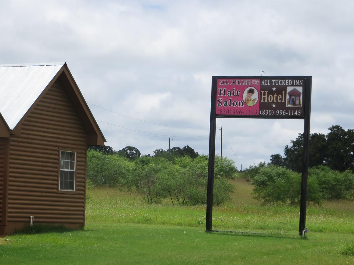 All Tucked Inn Cabins Stockdale エクステリア 写真
